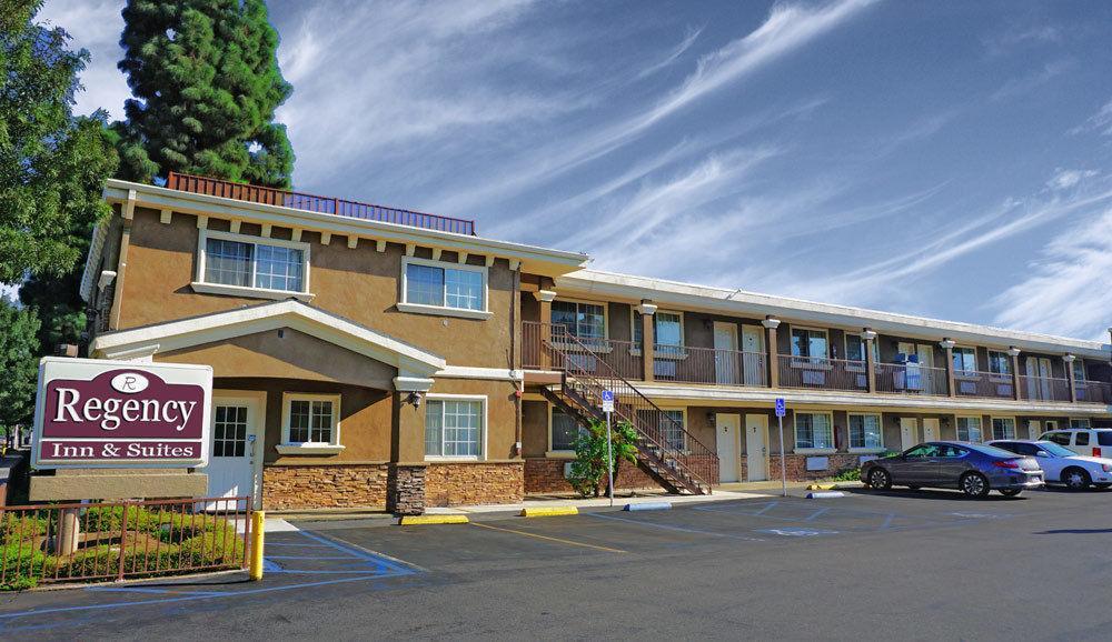 Regency Inn & Suites Downey Bagian luar foto