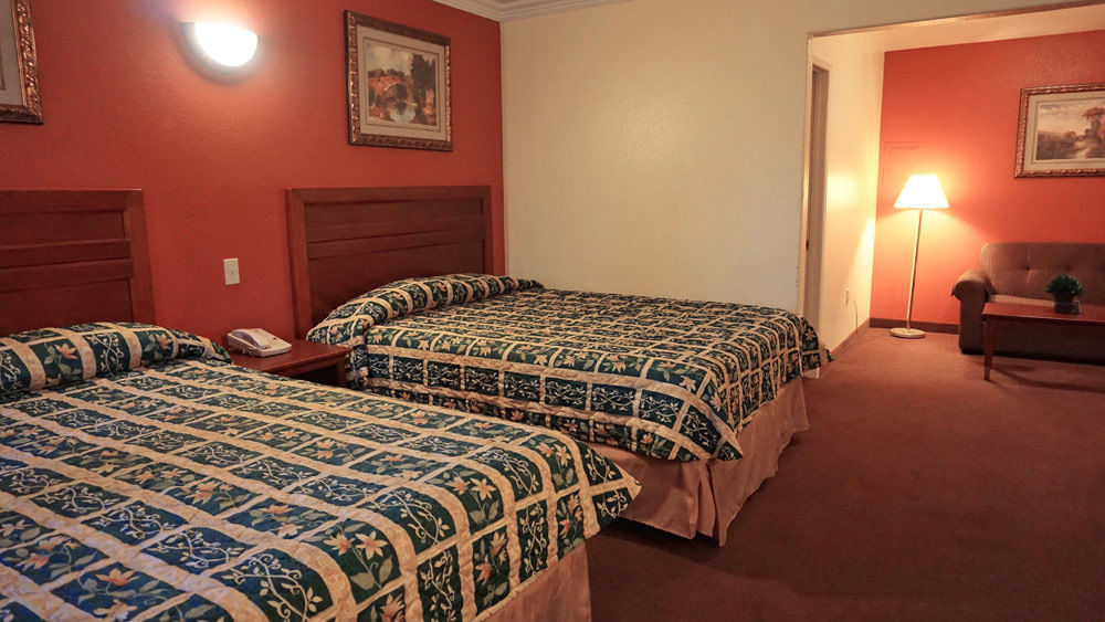 Regency Inn & Suites Downey Bagian luar foto