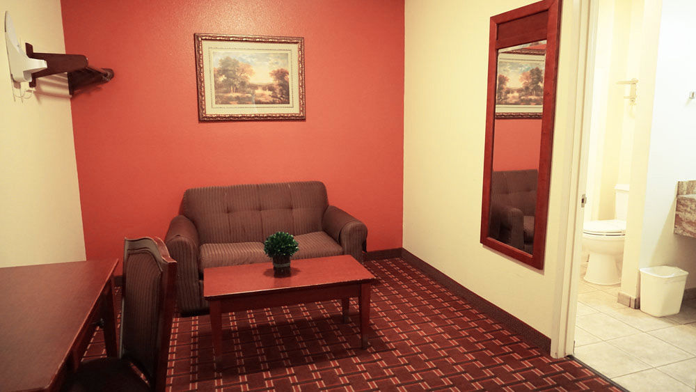 Regency Inn & Suites Downey Bagian luar foto