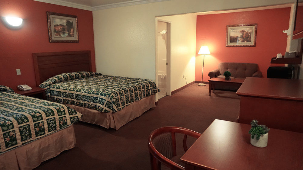 Regency Inn & Suites Downey Bagian luar foto