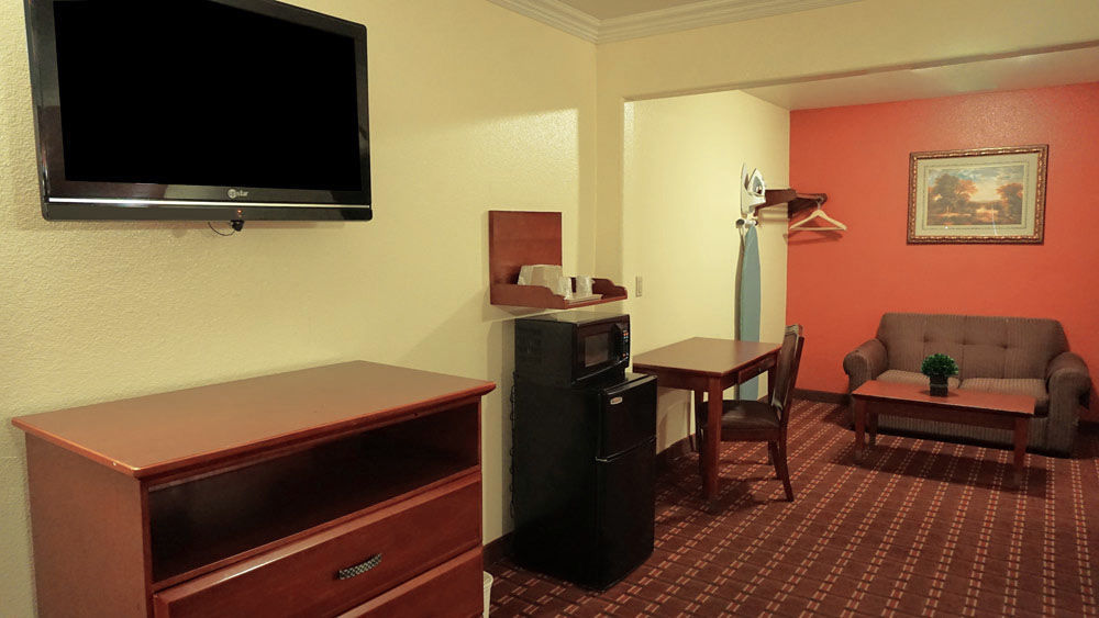 Regency Inn & Suites Downey Bagian luar foto